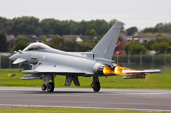 avion de chasse eurofighter typhoon