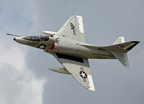 a-4 skyhawk