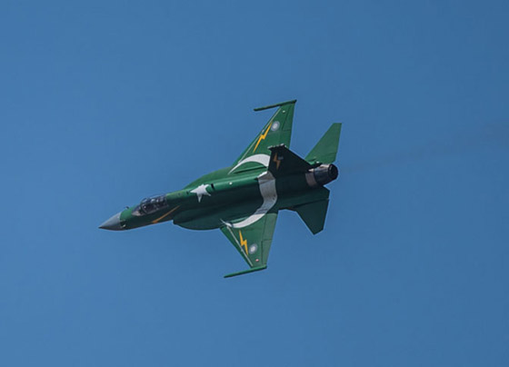 avion-de-chasse-jf17