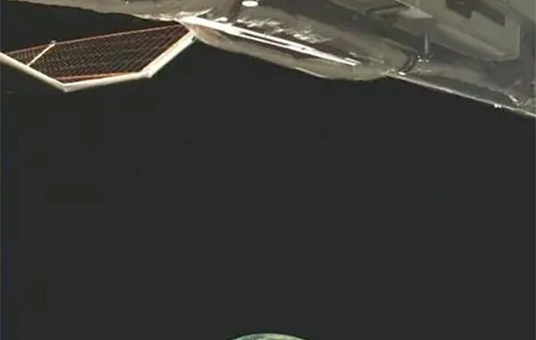 Boeing-X-37B Première image de la Terre capturée par le X-37B