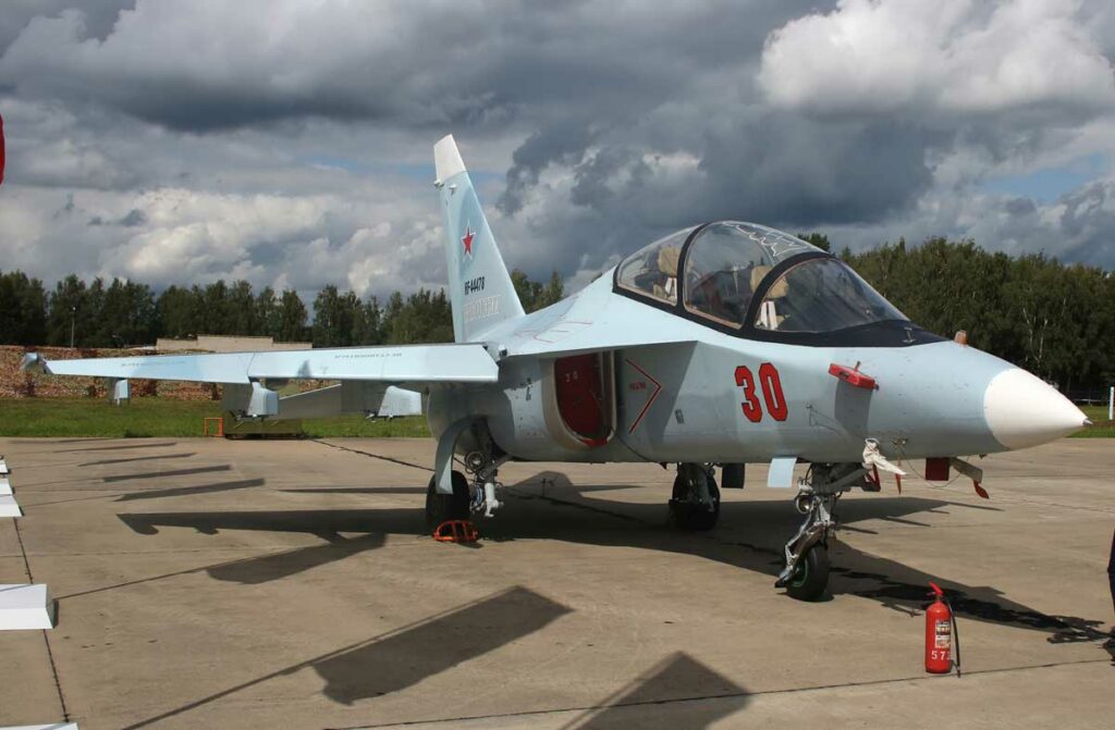 Yakovlev Yak-130 (Mitten)