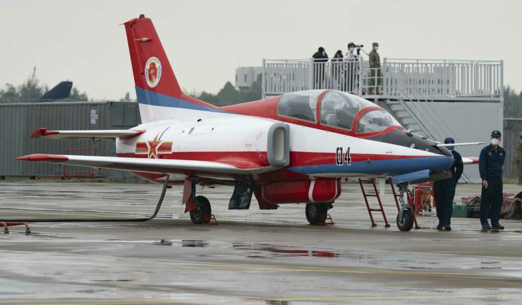 Hongdu JL-8 / K-8 Karakorum