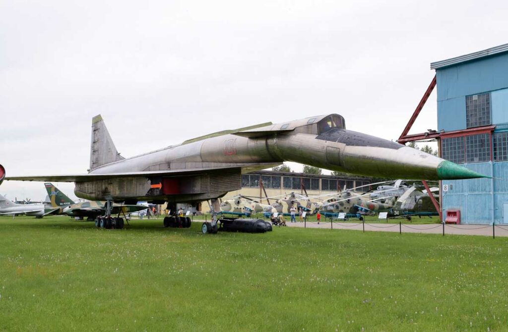 Sukhoi T-4 (Sotka)