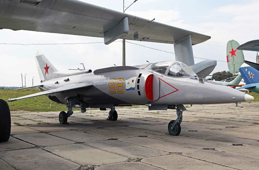 Yakovlev Yak-38 (Forger)