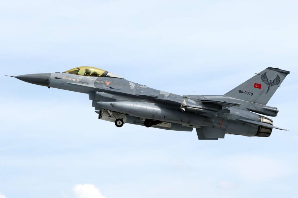 avion de chasse F-16