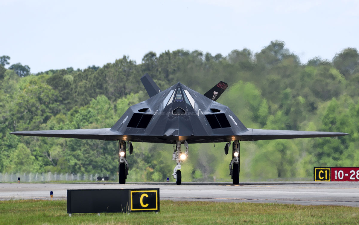 https://www.avion-chasse.fr/wp-content/uploads/2023/07/Lockheed-F-117-Nighthawk-1.jpg