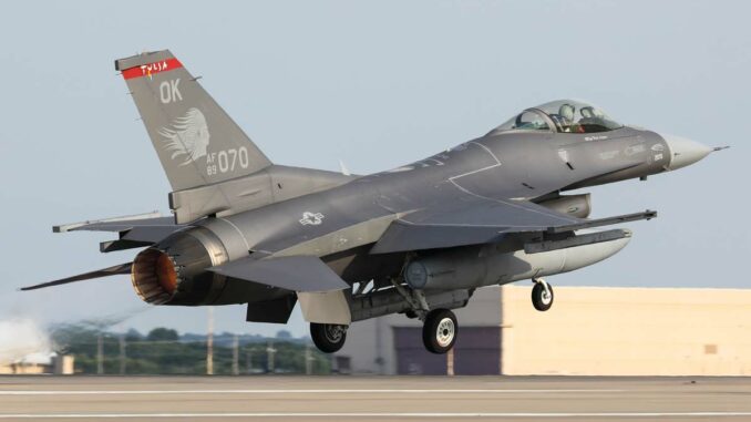 Lockheed Martin F-16 Fighting Falcon