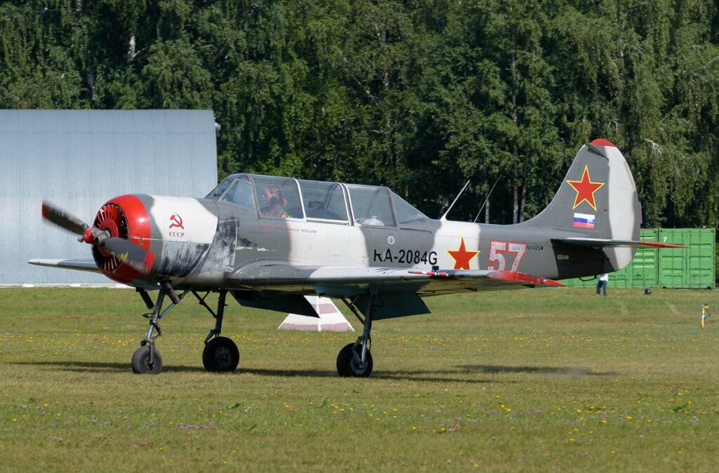 Yakovlev Yak-52