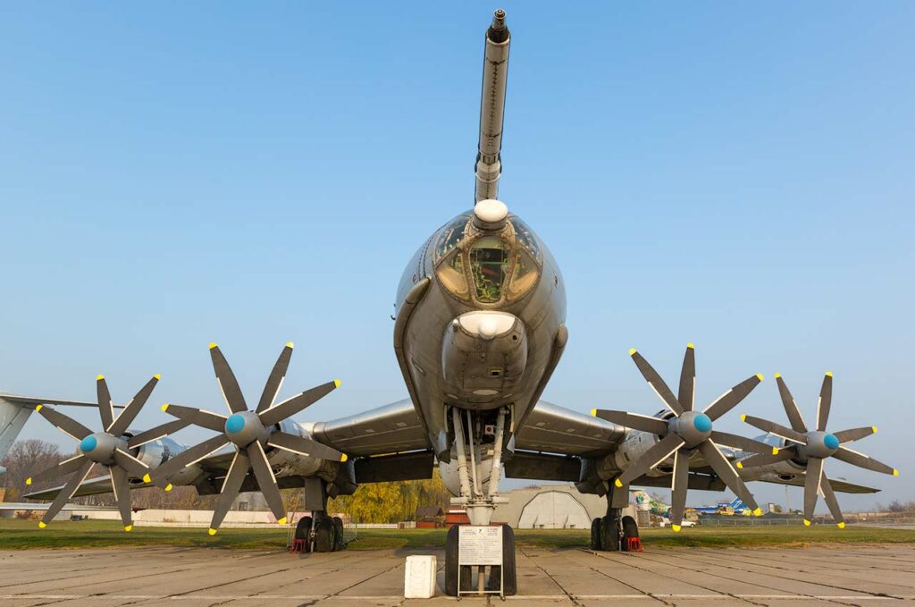 Tupolev Tu-142 (Bear)