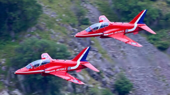 Le vol à (très) basse altitude des avions de chasse