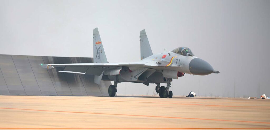 Shenyang (AVIC) J-15 (Flying Shark)