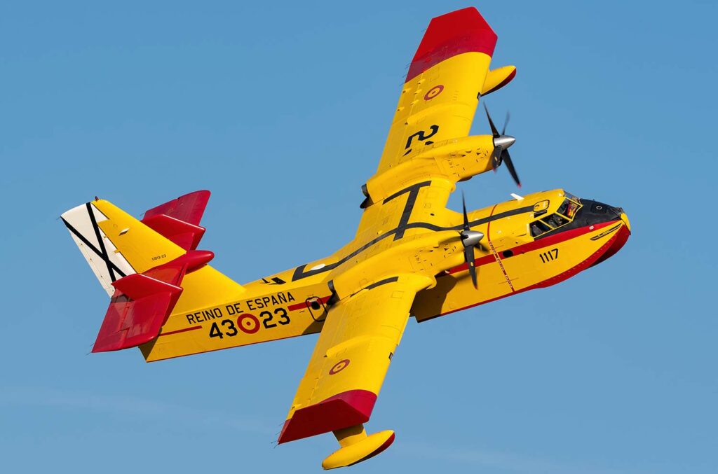 Canadair CL-215