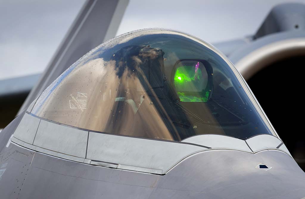 intelligence artificielle et le F-22 Raptor