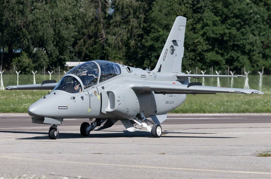 Leonardo M-345