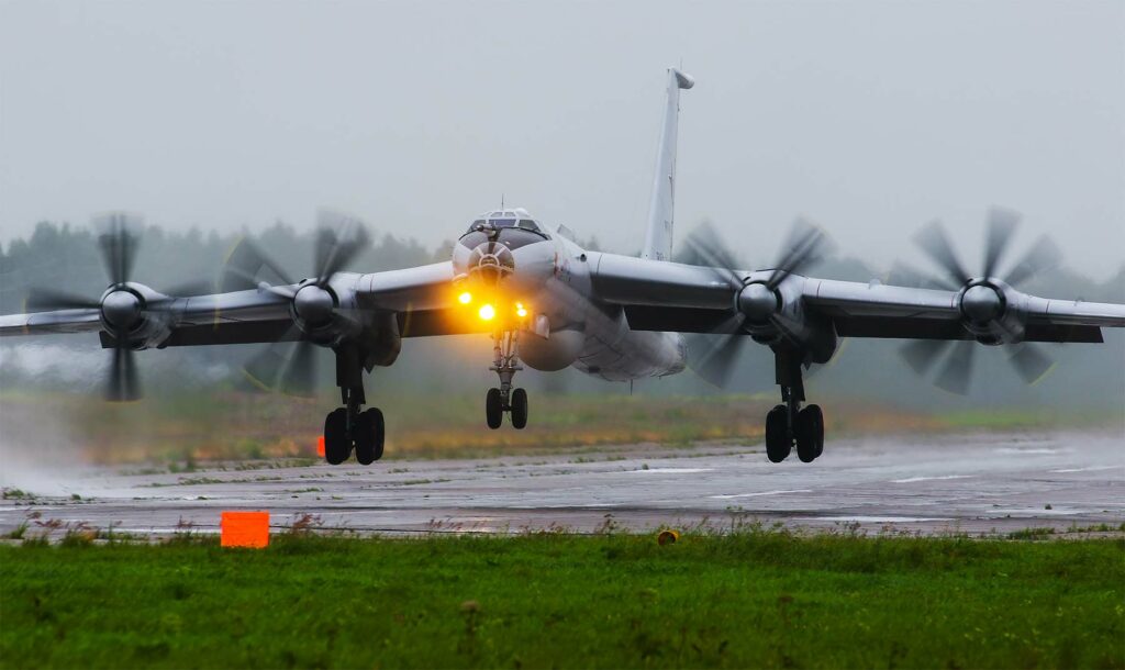 Tupolev Tu-142 (Bear)