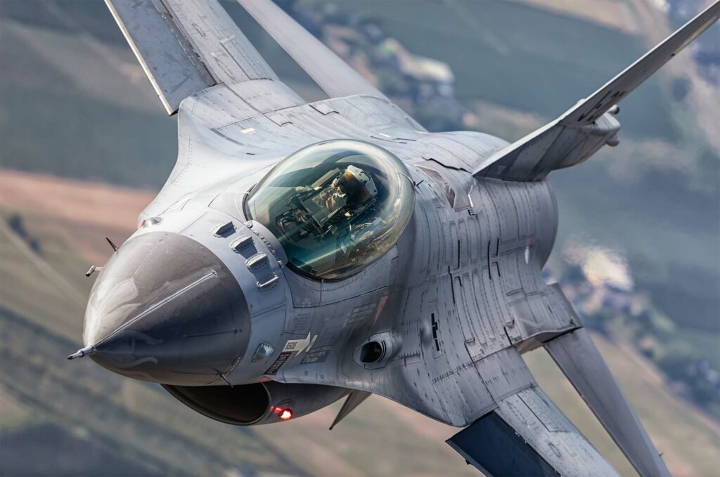 F-16 avion de chasse