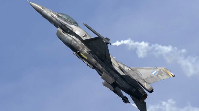 La Grèce vend des F-16 et des Mirage pour rationaliser sa flotte