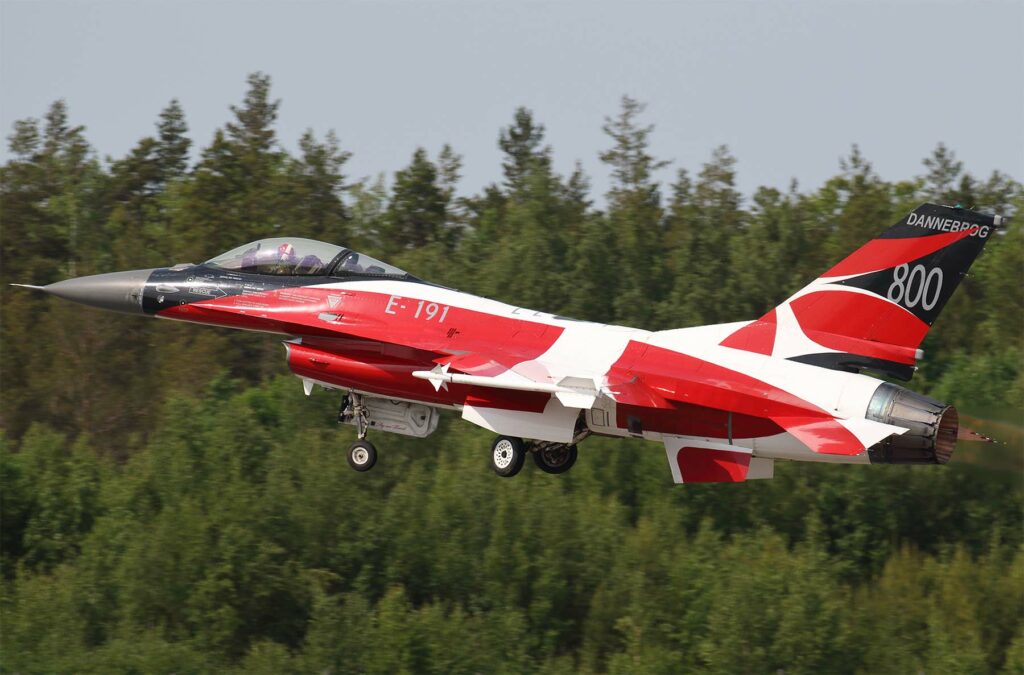 L'Argentine achète 24 avions de chasse F-16 au Danemark