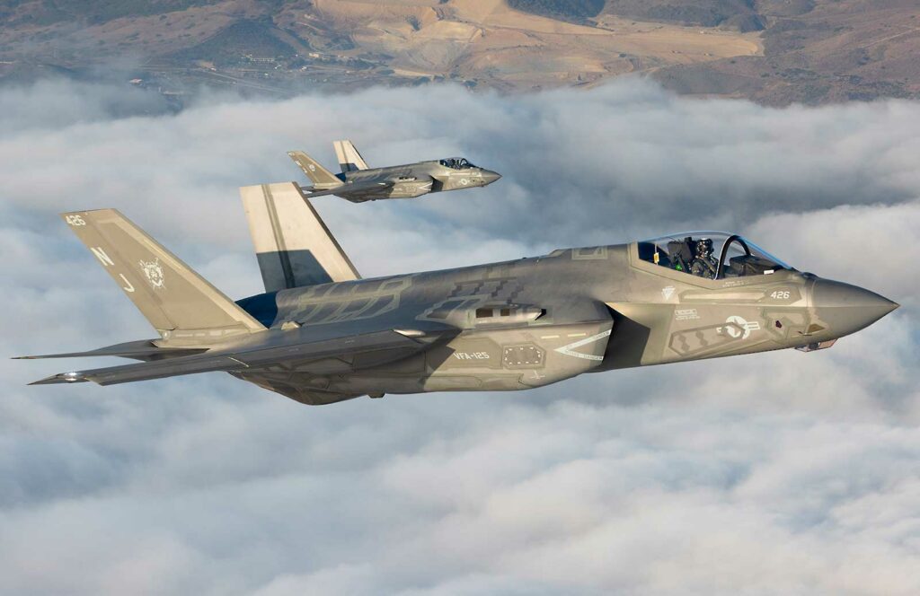 Les missiles bricolés des Houthis défient les F-35 américains