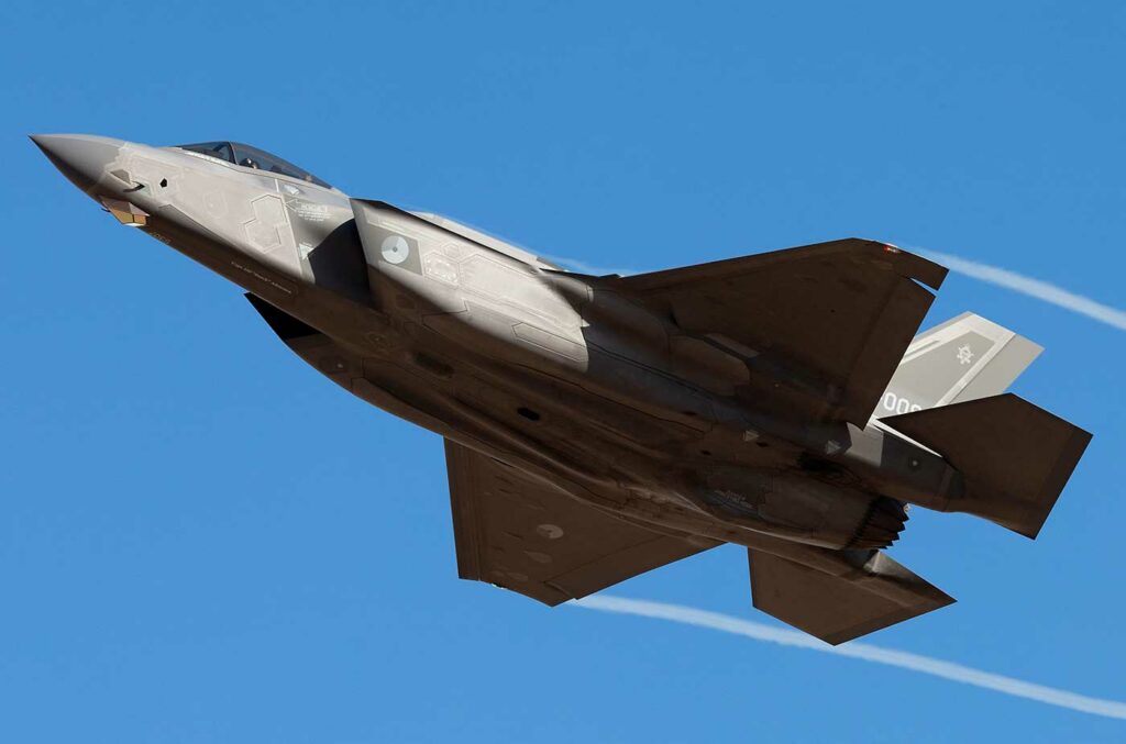Les missiles bricolés des Houthis défient les F-35 américains