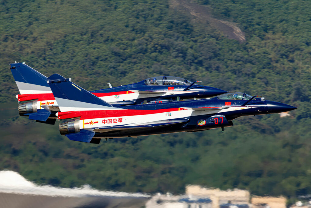 Comment la Chine pousse le J-10 face au F-16 américain