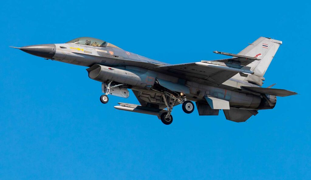 Mirage 2000 vs F-16 Fighting Falcon