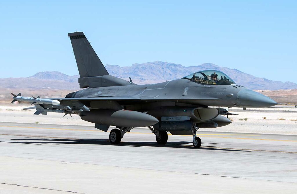 Mirage 2000 vs F-16 Fighting Falcon