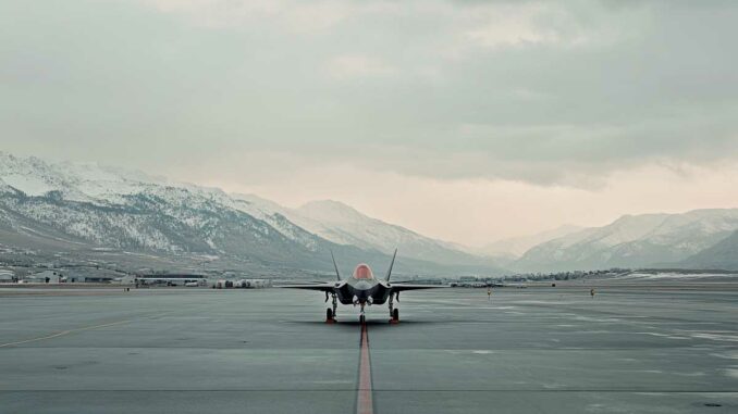 F-35-lockheed-2 Lockheed Martin veut faire du F-35 un chasseur furtif piloté ou non