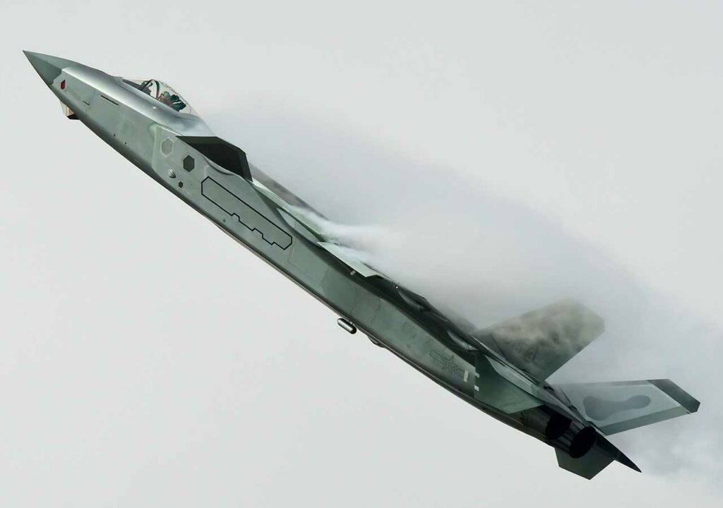 L’armée de l’air chinoise se renforce avec les J-20, J-16 et J-10C