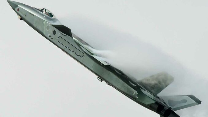 J-20-Chine L’armée de l’air chinoise se renforce avec les J-20, J-16 et J-10C