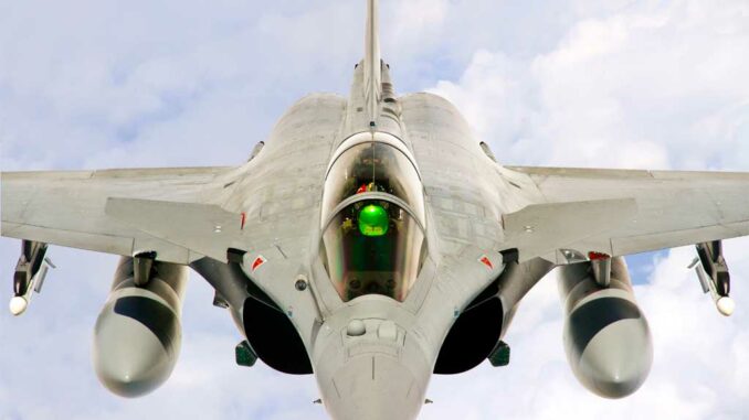 Missile-air-air Comment les avions de chasse évitent les missiles longue portée