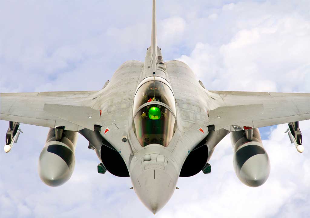 Comment les avions de chasse évitent les missiles longue portée