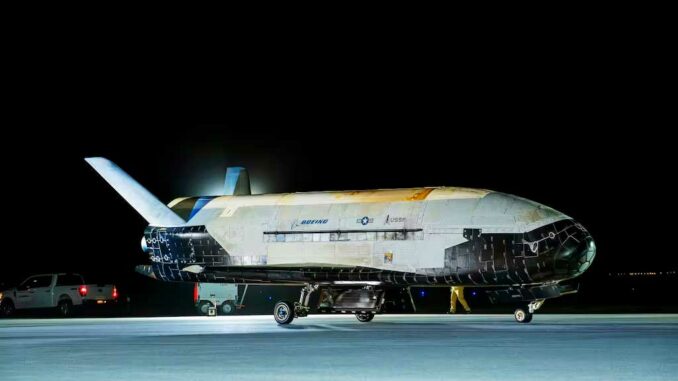 X-37B : le mini-vaisseau spatial secret de retour pour des tests clés