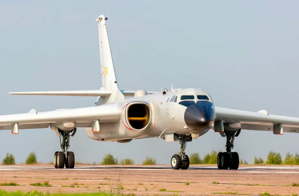 bombardier chinois H6-K