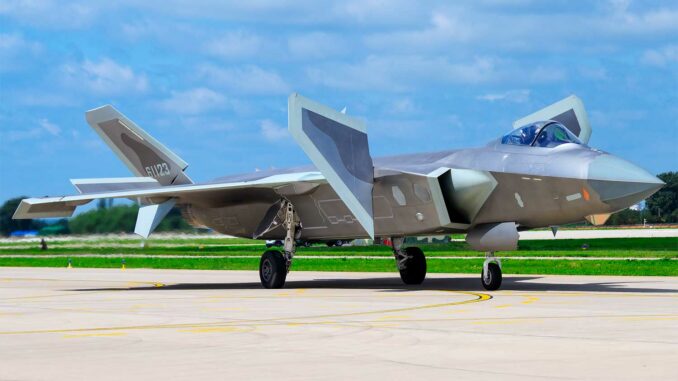 Chengdu-J-20 Les canards du Chengdu J-20