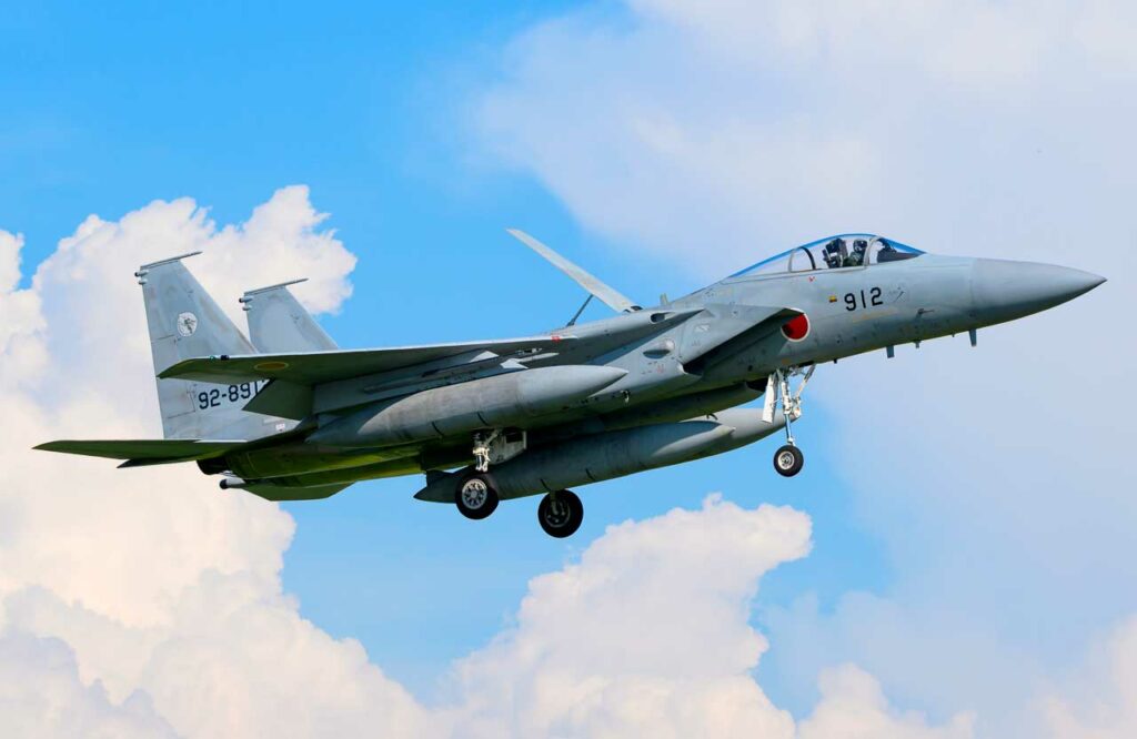 Le Japon envoie ses F-15J en Europe : une première historique pour la JASDF