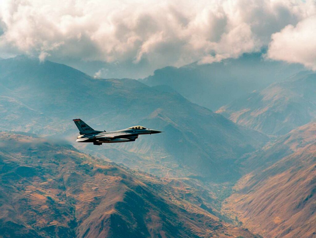 F-16 Perou