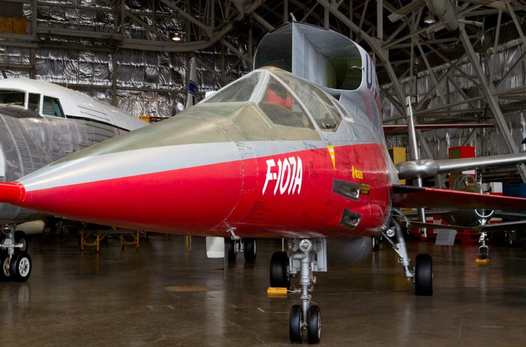 Le pari audacieux du YF-107 : la prise d’air dorsale VAID