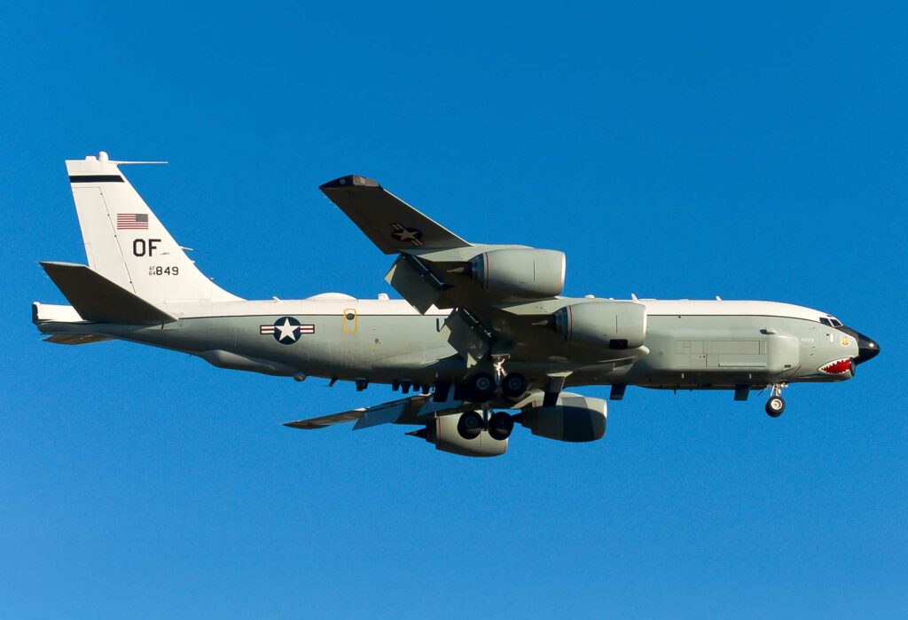 Un avion espion américain tourne autour de la Russie