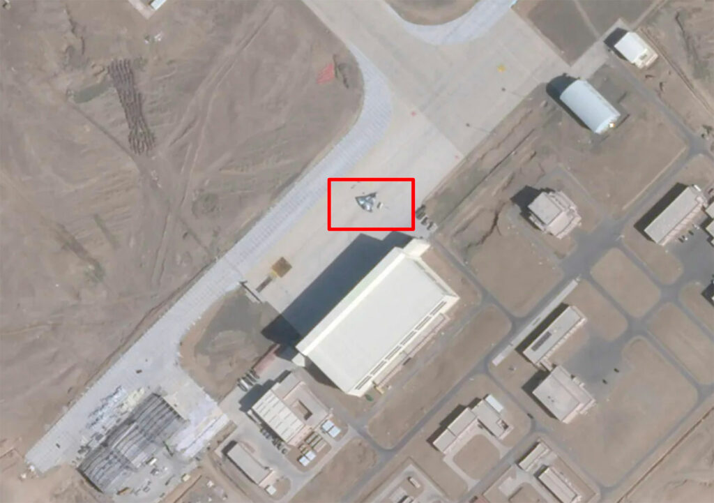 La Chine teste les J-36 et J-XDS furtifs sur la base Lop Nur