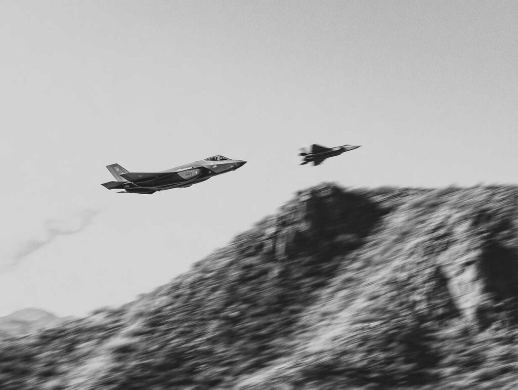 F-22 vs F-35